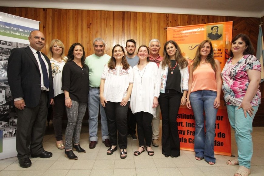 ELLITORAL_226920 |  Manuel Fabatía Equipo docente. Los encargados de llevar las riendas del Instituto Castañeda, luego de la colación en la Asociación del Magisterio Católico