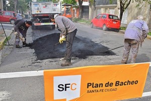 ELLITORAL_211759 |  Archivo bacheo - santa fe - ciudad - calle las heras - foto municipalidad