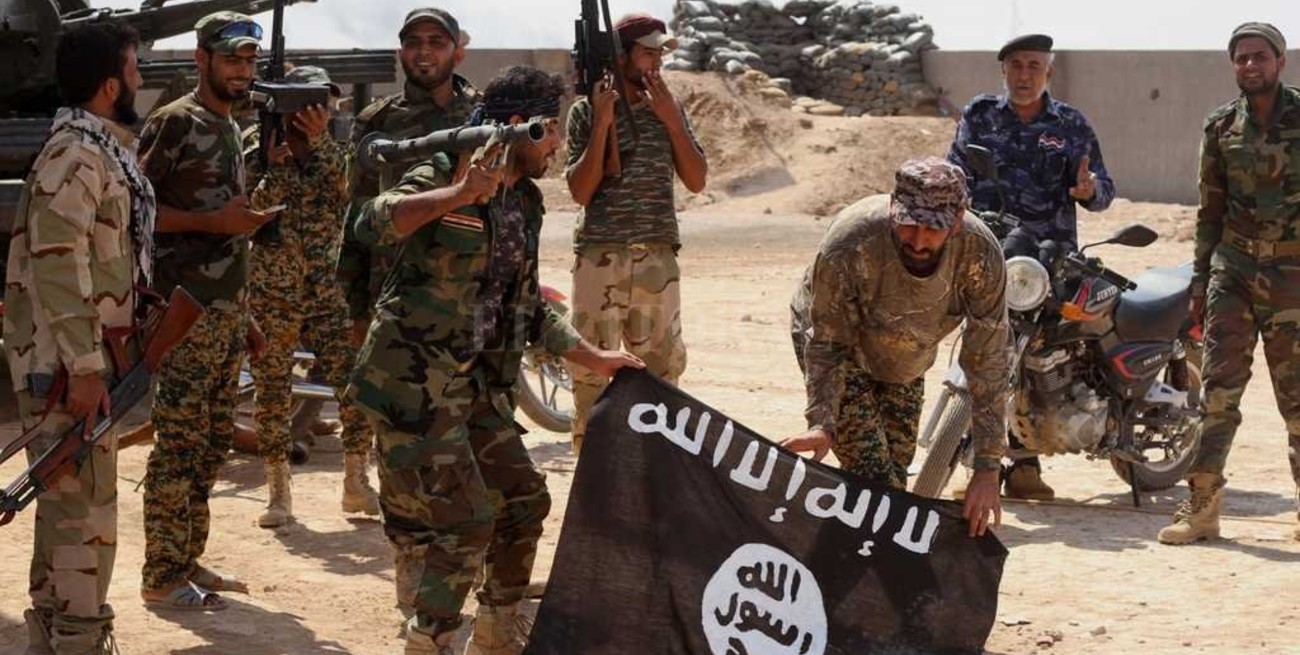 Estado Islámico se atribuye atentado contra convoy de la OTAN 