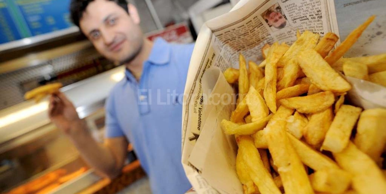 Proponen que los locales "fast food" informen las calorías de sus platos
