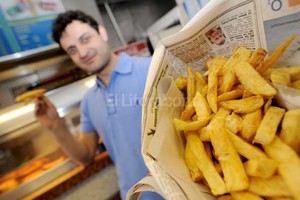 Archivo El Litoral Mala alimentación. El abuso de papas fritas ?entre otras comidas rápidas? no ayuda a controlar al sobrepeso como factor de riesgo.