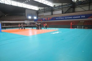 ELLITORAL_213557 |  Flavio Raina La carpeta sintética ya está colocada en el estadio de la UTN, a la espera de ser el terreno de juego de la Liga de Naciones, que comenzará el próximo martes.