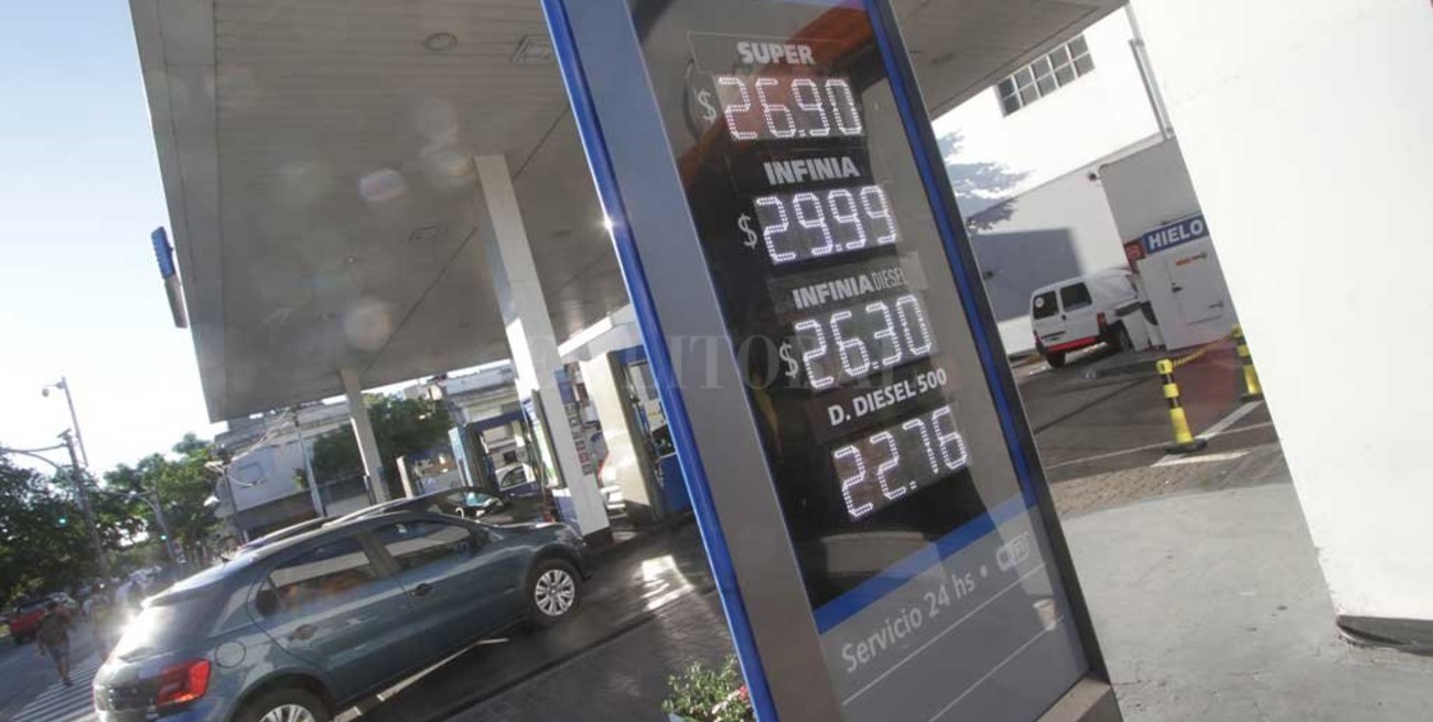 La nafta premium de YPF ya está a 30 pesos el litro 