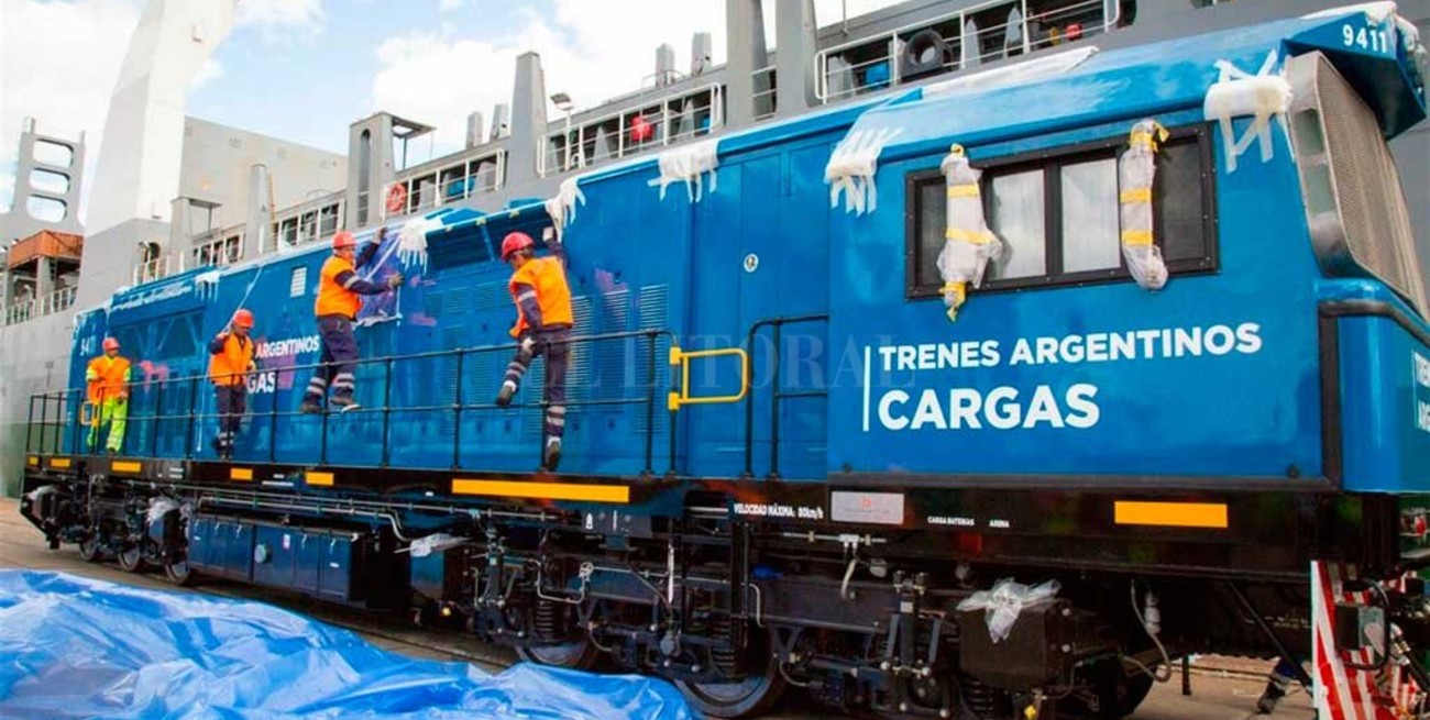 Macri se reúne con empresarios chinos que renovarán el tren de cargas San Martín