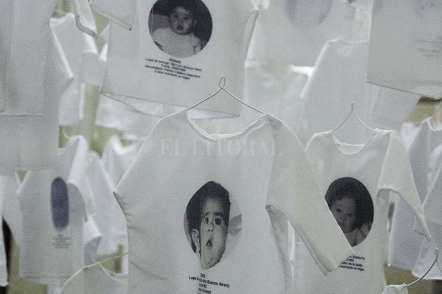 ELLITORAL_191232 |  Gentileza Claudia Raimondo La muestra  De esto no se habla , de la artista rosarina Claudia Raimondo, recorrió el territorio nacional para concientizar sobre la búsqueda de identidad, también de la suya.