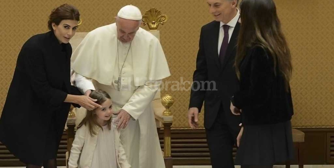 Mirá el regalo que le llevó Macri al Papa