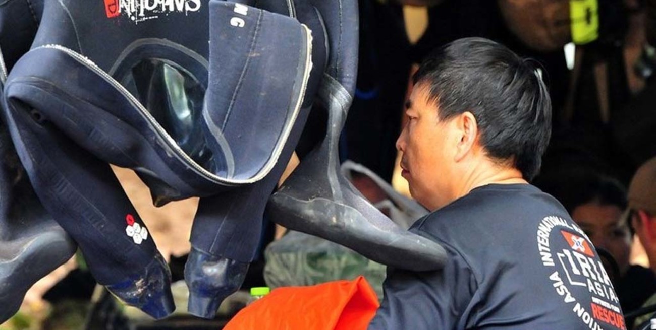 Tailandia: muere un socorrista durante las tareas de rescate de los chicos atrapados