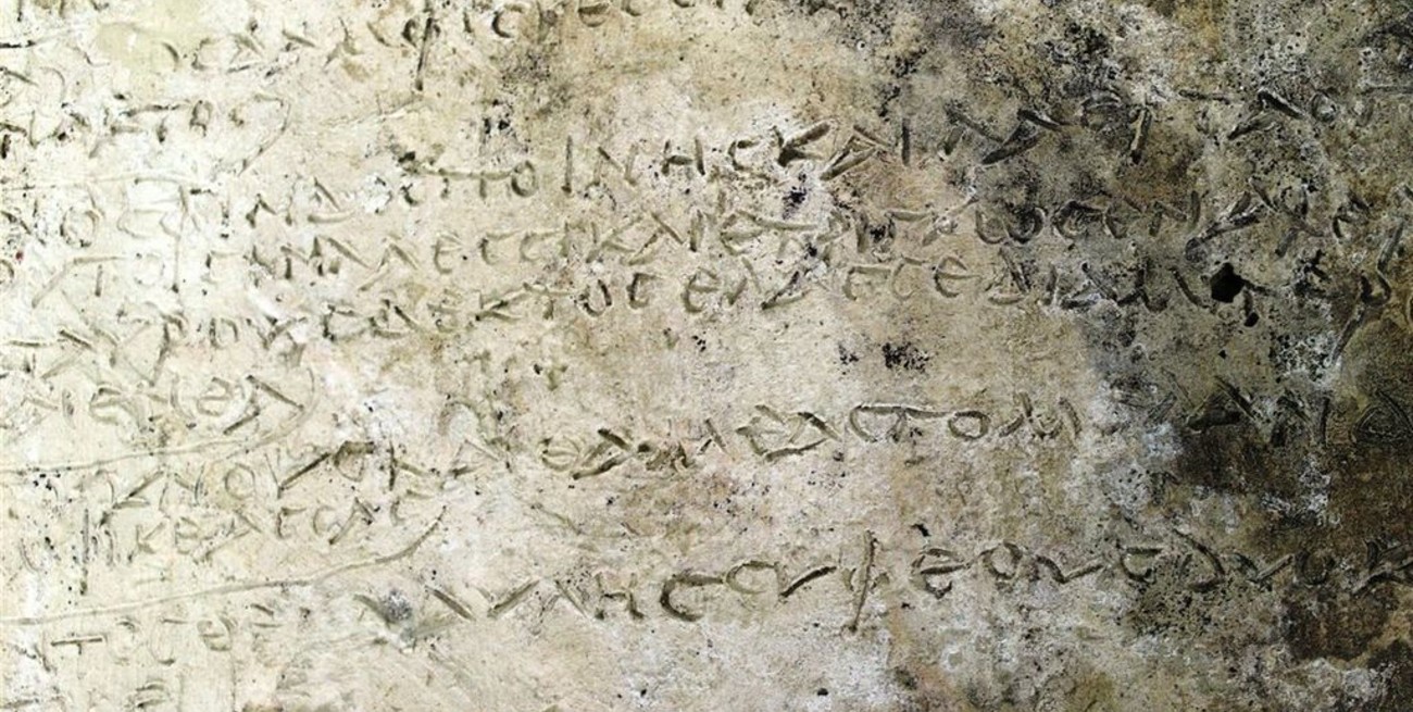 Grecia: hallaron una placa de arcilla con versos de la "Odisea" de Homero 