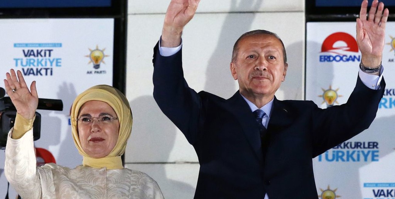 Turquía rechaza críticas de observadores internacionales en comicios