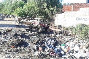 ELLITORAL_144484 |  Periodismo Ciudadano / WhatsApp En barrio San José, preocupa un basural a cielo abierto en las cercanías de la vía