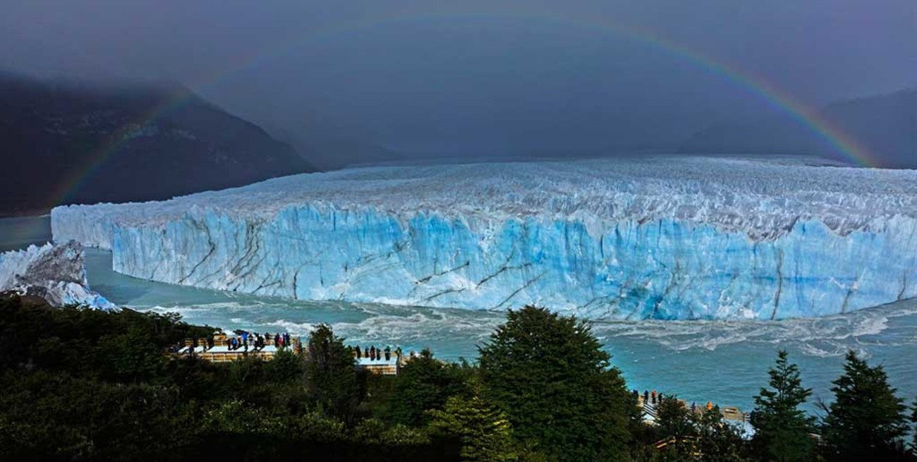 Sin testigos se produjo la caída del "puente de hielo" del glaciar Perito Moreno