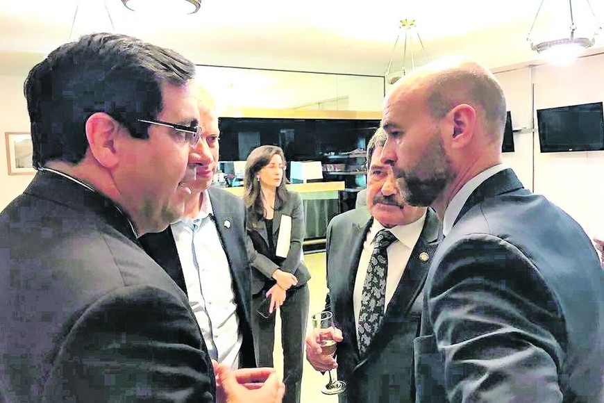 ELLITORAL_199355 |  Gustavo Capeletti Festejos. La celebración por el 133º Aniversario contó con la presencia del ministro de Transporte de la Nación, Guillermo Dietrich; Amadeo Vallejos; Dionisio Scarpin y el titular de la Bolsa Alberto Padoán.