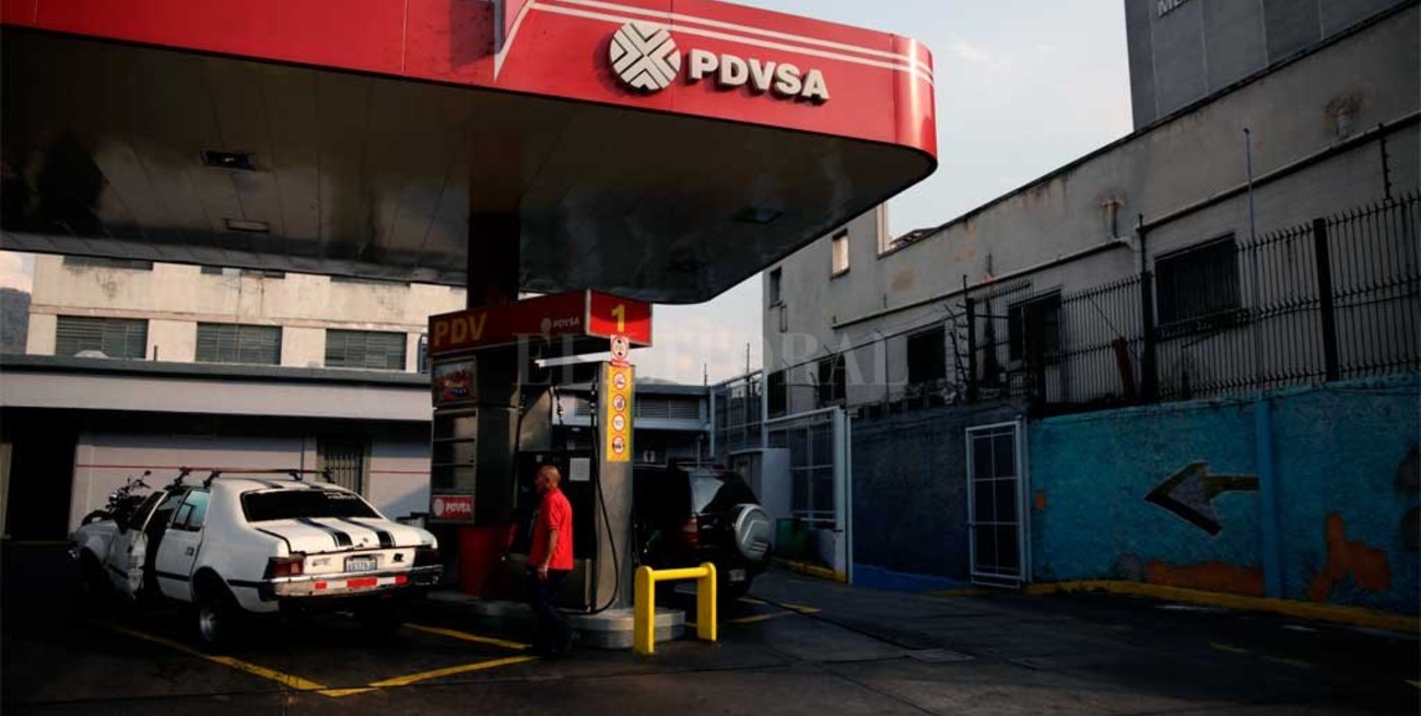 Racionan el suministro de combustibles en Venezuela