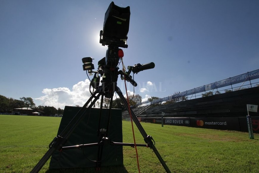 ELLITORAL_249412 |  Mauricio Garín Difusión excepcional... Una cámara de TV emplazada previamente en la cancha principal de CRAI. Apenas una muestra de la cobertura internacional que poseerá la competición.