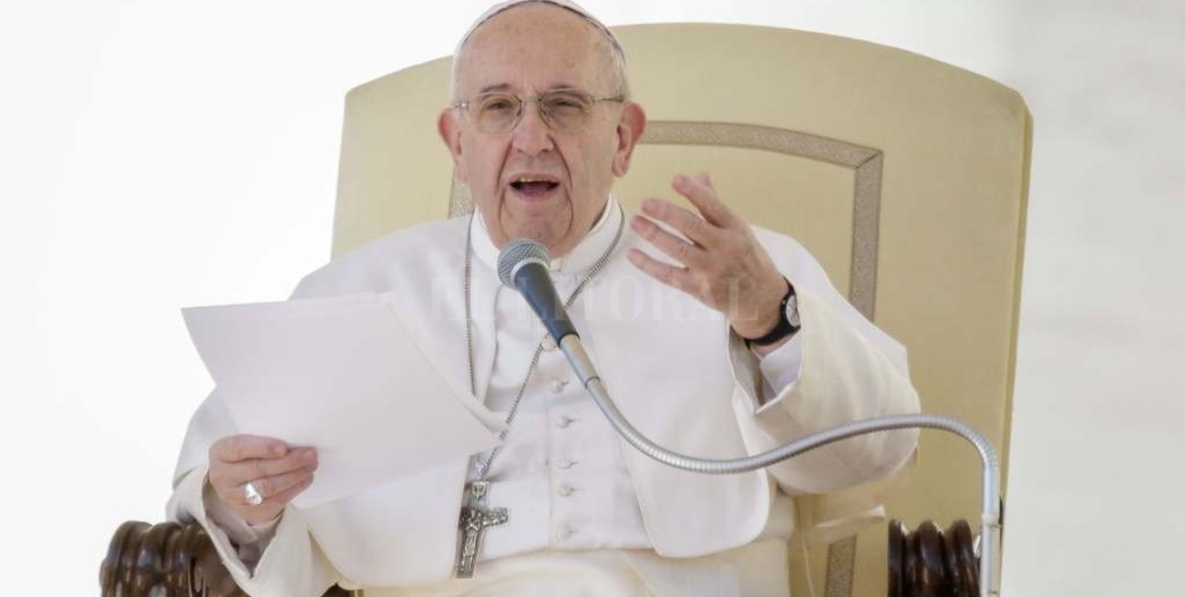 El Papa no descarta que hombres casados asuman tareas sacerdotales