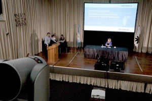 Mauricio Garín Pocos expositores en la Tecnológica donde se discutió el pedido de aumento de tarifas de Litoral Gas para el semestre venidero.