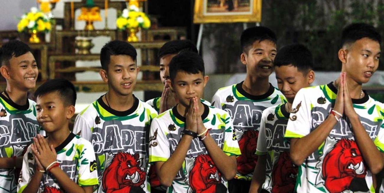 Tras el rescate, los chicos tailandeses vuelven a sus casas
