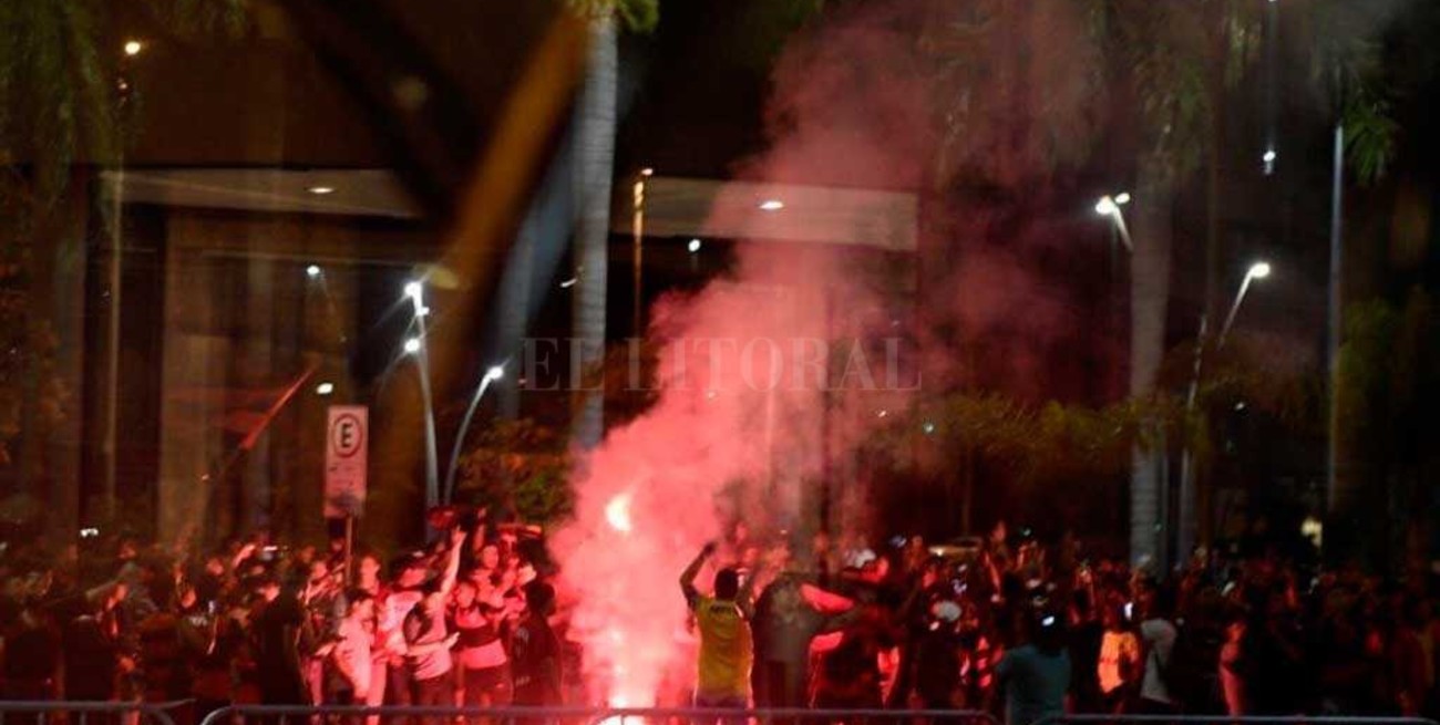 Incidentes entre hinchas de Independiente y Flamengo en Río de Janeiro