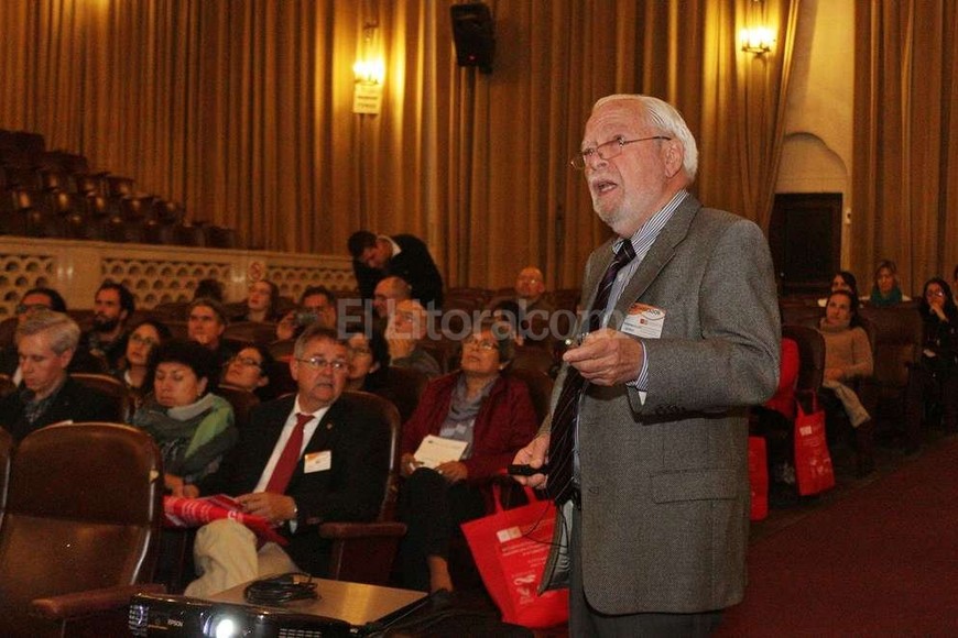 ELLITORAL_152924 | Gentileza Prensa UNL George Tchobanoglous. Es miembro de la Universidad de Davis, California (EEUU), desde 1970. Es autor o coautor de más de 560 publicaciones, incluyendo 23 libros y otros ocho de referencia de ingeniería de aguas residuales.