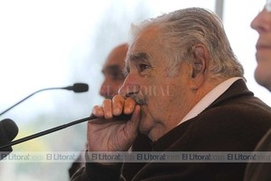 Guillermo Di Salvatore Dichos. ¿No tienen algo más lindo para sacar fotos que a un viejo? , bromeó el ex mandatario. El sábado que viene cumplirá 83 años.