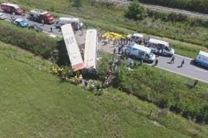 ELLITORAL_185985 |  Archivo El Litoral Monticas. El pasado 24 de febrero ocurrió un choque de micros de la empresa Monticas, sobre la ruta 33, entre Pérez y Zavalla, en el que fallecieron 13 personas.