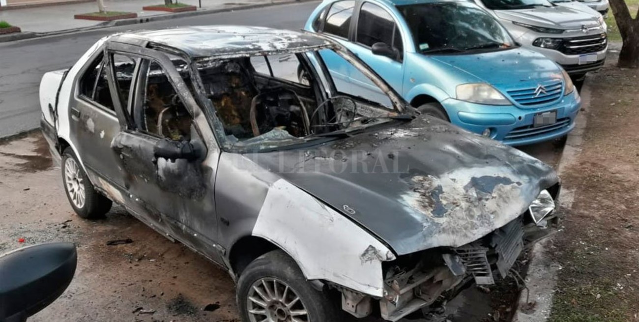 Detuvieron a dos adolescentes por quemar tres autos