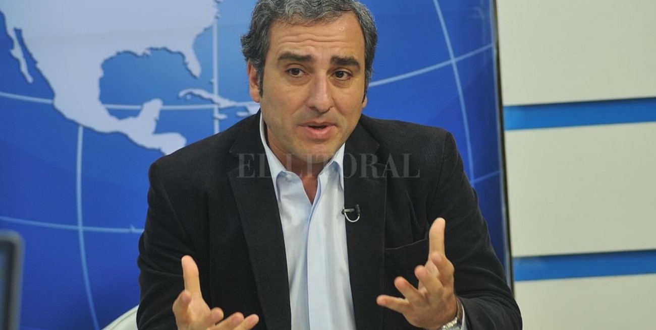 Oscar Martínez renunció al directorio de la empresa estatal Arsat