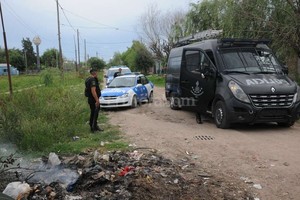 ELLITORAL_139546 |  Flavio Raina Agentes de la Policía De Investigaciones (PDI) trabajaron en el lugar y colectaron elementos de interés para la causa.