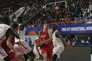 ELLITORAL_215661 |  Mauricio Garín En equilibrado juego, Serbia se impuso ante Malí, en nuestra capital.