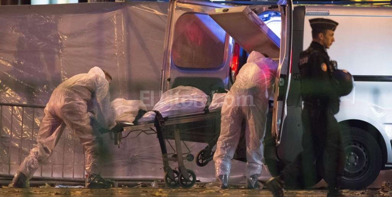 Francia: son al menos 127 muertos