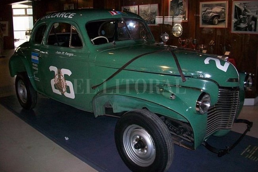 ELLITORAL_186715 |  Gentileza La cupecita Chevrolet de Juan Manuel Fangio.