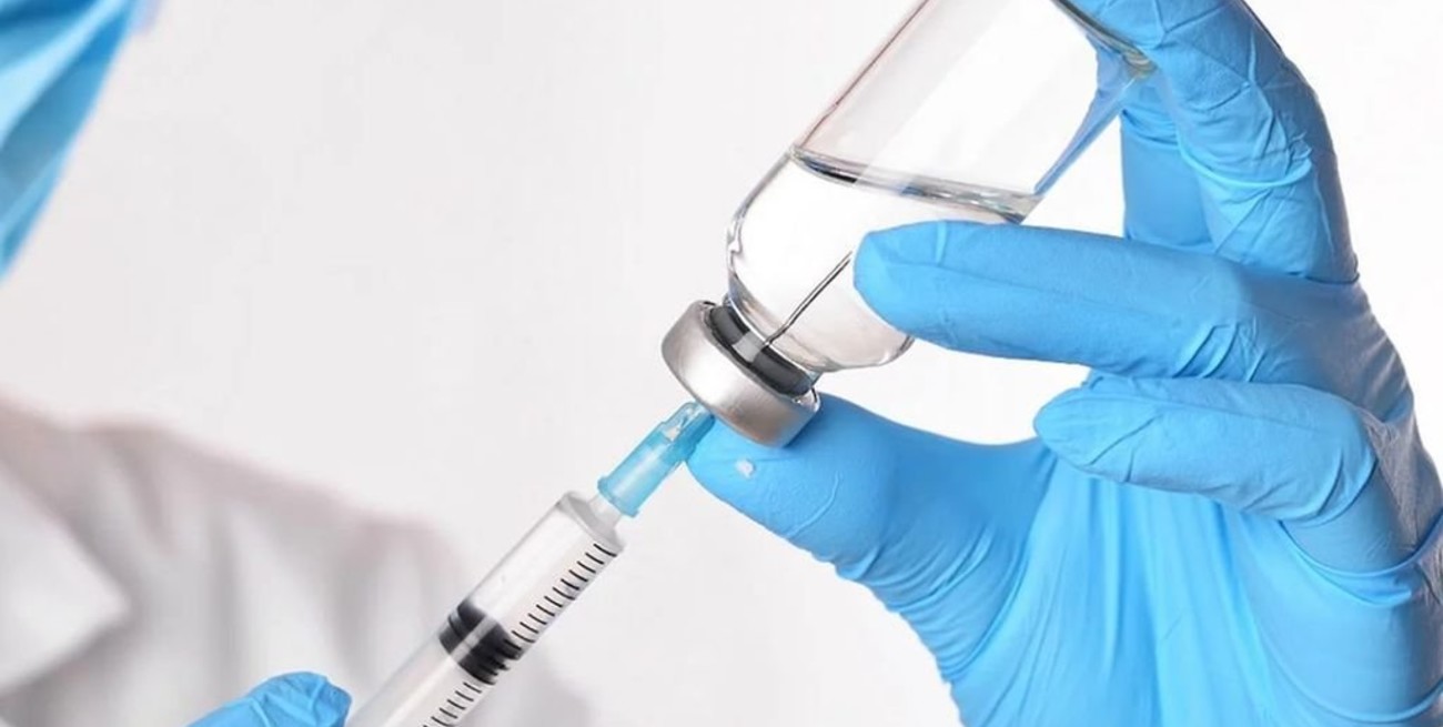 Piden a padres que vacunen a sus hijos contra meningitis B