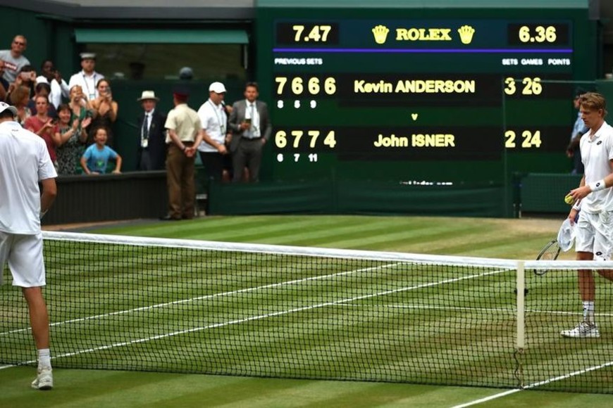 ELLITORAL_217102 |  Internet Kevin Anderson y John Isner jugaron seis horas y 36 minutos y un quinto set de 50 juegos para firmar el tercer partido más largo en la historia del tenis.