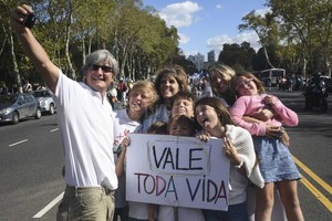 ELLITORAL_206853 |  Télam Miles de personas se convocaron en diferentes puntos del país en la Marcha por la Vida. En la foto la ciudad de Buenos Aires