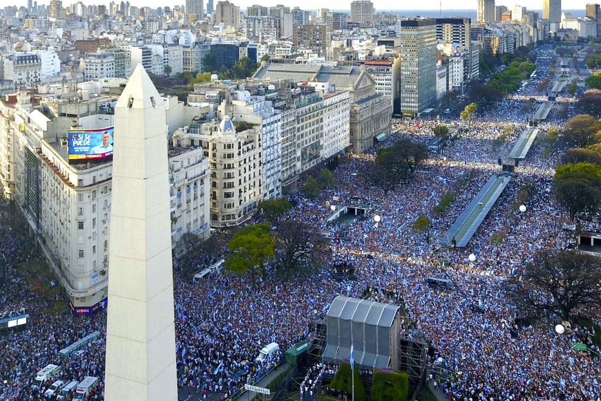 ELLITORAL_267169 |  Twitter zzzznacp2 NOTICIAS ARGENTINAS BAIRES, OCTUBRE 19: Fotografia del acto de Juntos por el Cambio tomnda de la cuentas deTwitter oficial del presidente Mauricio Macri.
Foto NA zzzz