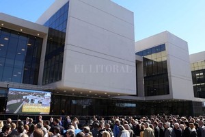 ELLITORAL_196177 |  Archivo En este edificio, inaugurado en julio, y con medidas excepcionales de seguridad, comenzará este martes el largo proceso para juzgar algunos de los delitos de la banda que marcó a sabgre y fuego a Rosario.