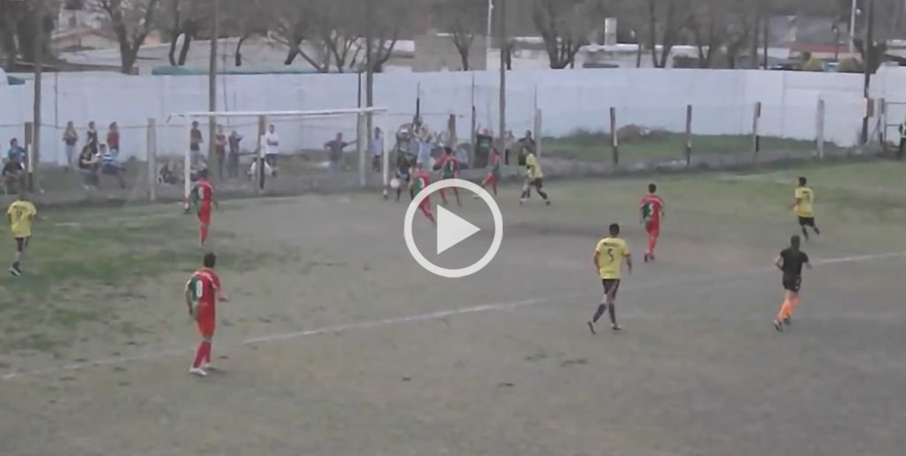 Video: increíble gol fantasma en una liga santafesina