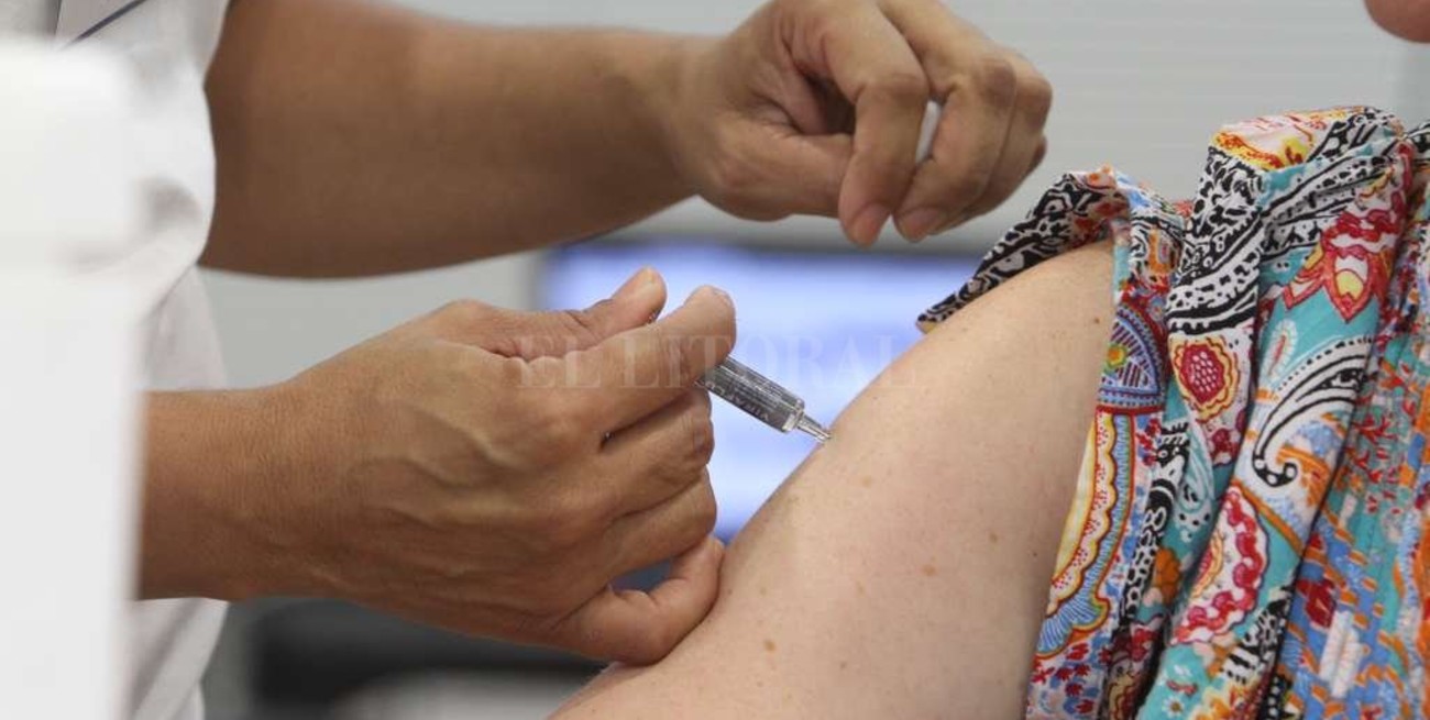 Comienzan a vacunar contra la gripe a los grupos de riesgo