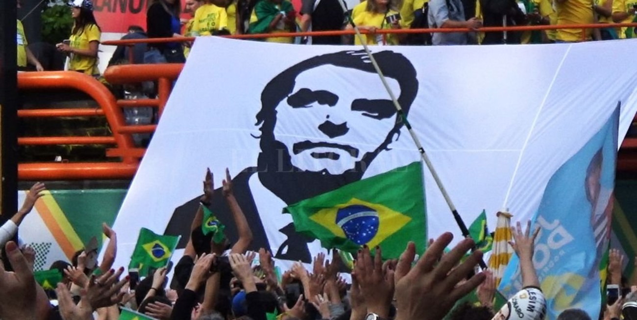 El "ultra" Bolsonaro es favorito para ser elegido presidente de Brasil