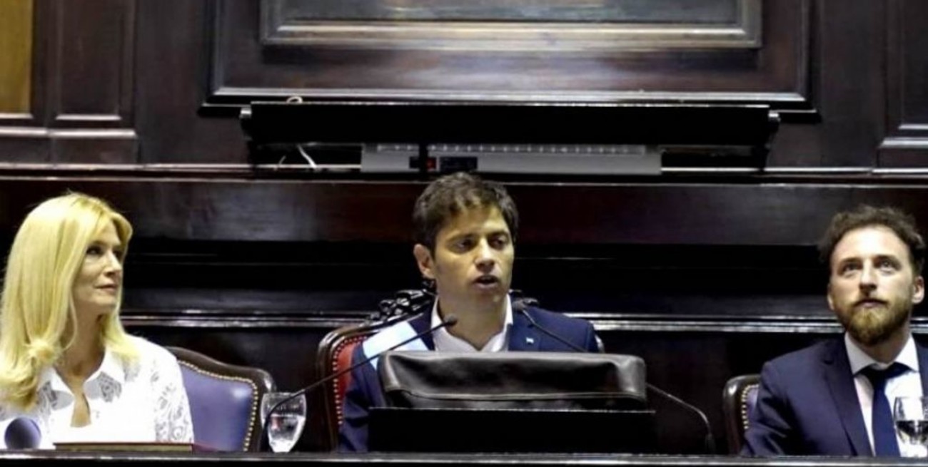 Kicillof asumió como gobernador y dijo que declarará la emergencia en la provincia de Buenos Aires