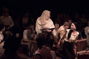 Gentileza Pablo Kauffer La puesta se reencuentra con los inmigrantes que dejaron sus tierras para realizar un viaje hacia otra tierra, que los amparará.