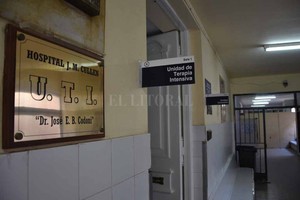 ELLITORAL_240354 |  Flavio Raina Los baleados fueron llevados con urgencia al hospital Cullen.