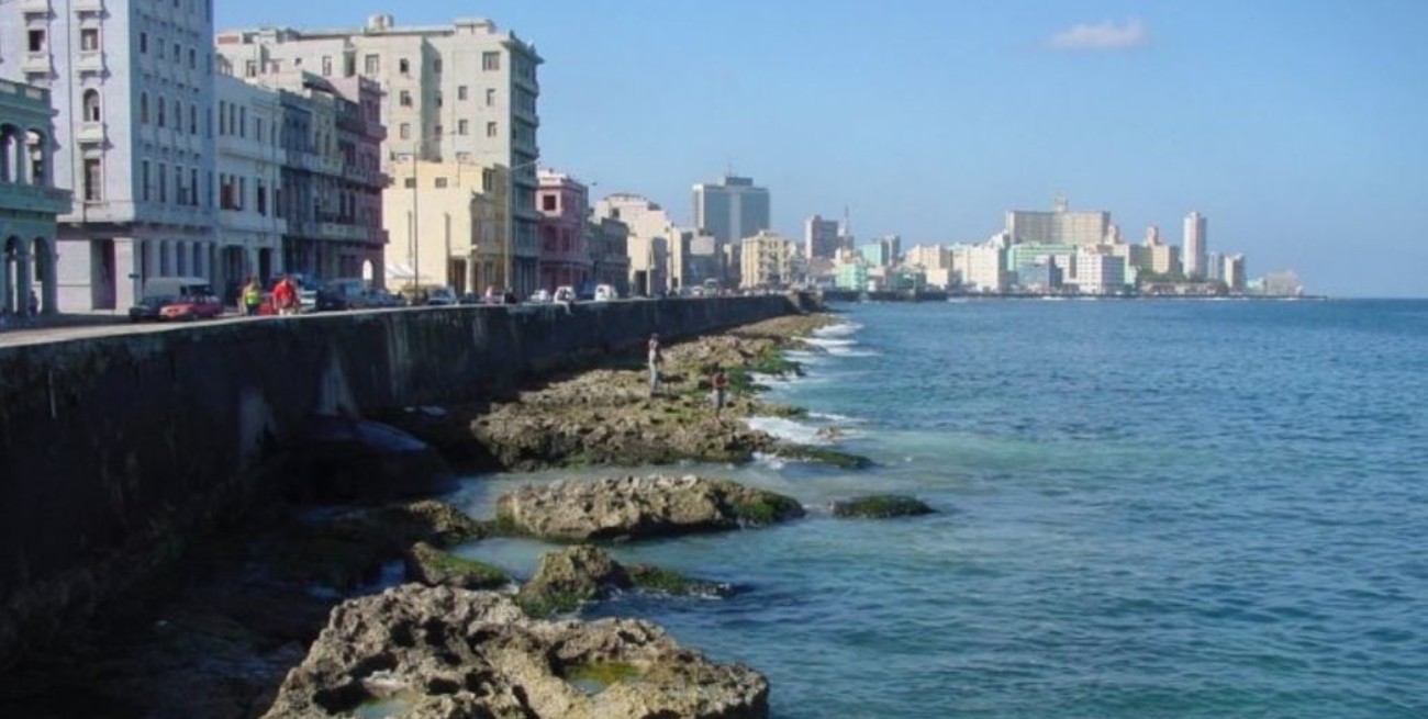 Cuba compra un barco con petróleo para esquivar las sanciones de Estados Unidos