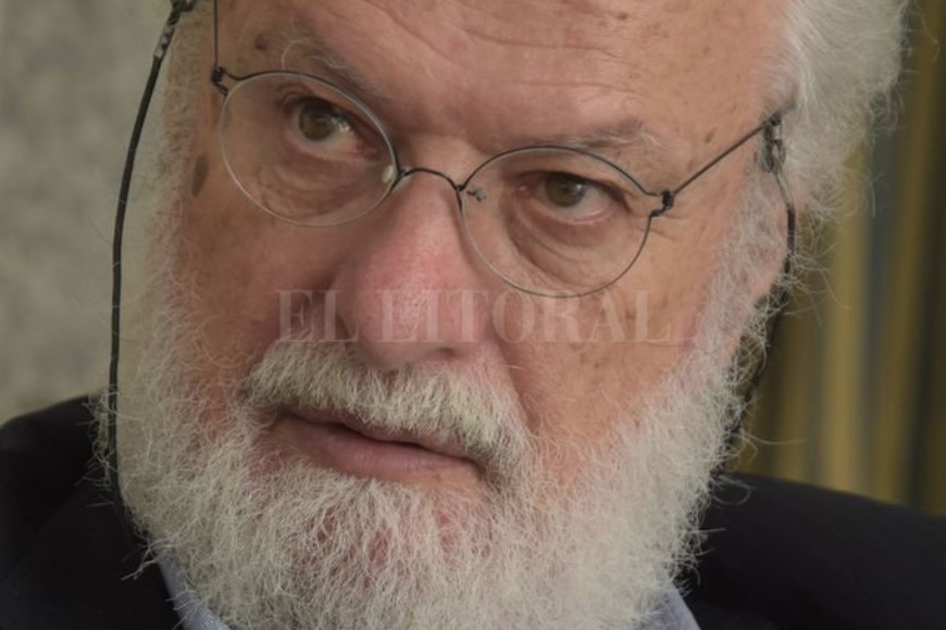 ELLITORAL_226884 |  Pablo Aguirre La escuela tiene que ser un lugar donde las cosas se explican, analizan y profundizan .