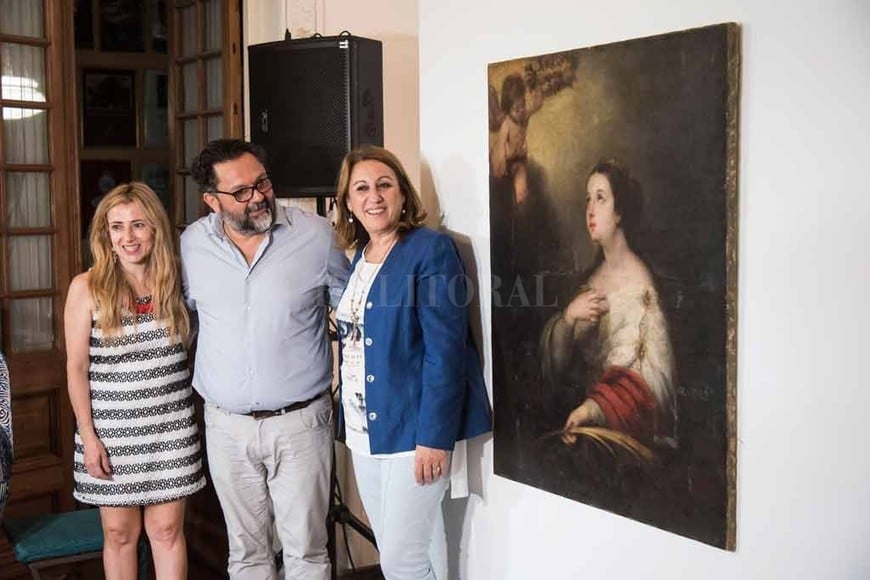 ELLITORAL_234003 |  Marcelo Manera Presentación. Las autoridades locales y del museo encabezaron la breve recepción de la pieza de arte recuperada.