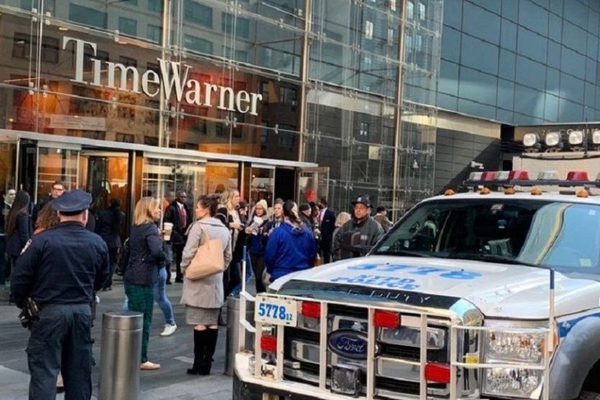 ELLITORAL_227290 |  Twitter Evacúan las oficinas de Time Warner en NYC.