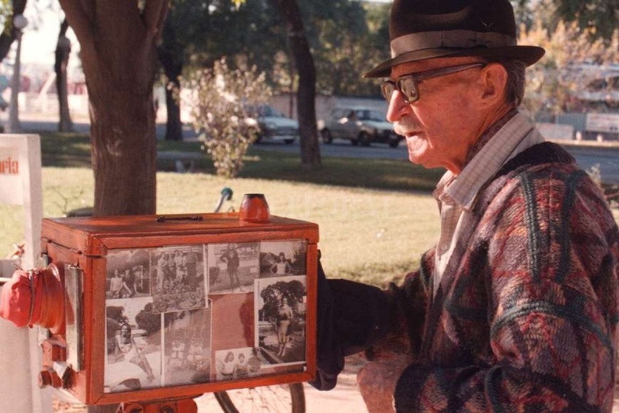 ELLITORAL_174191 |  Amancio Alem (Archivo). Don Antonio Mitri, un día de trabajo en El Palomar.