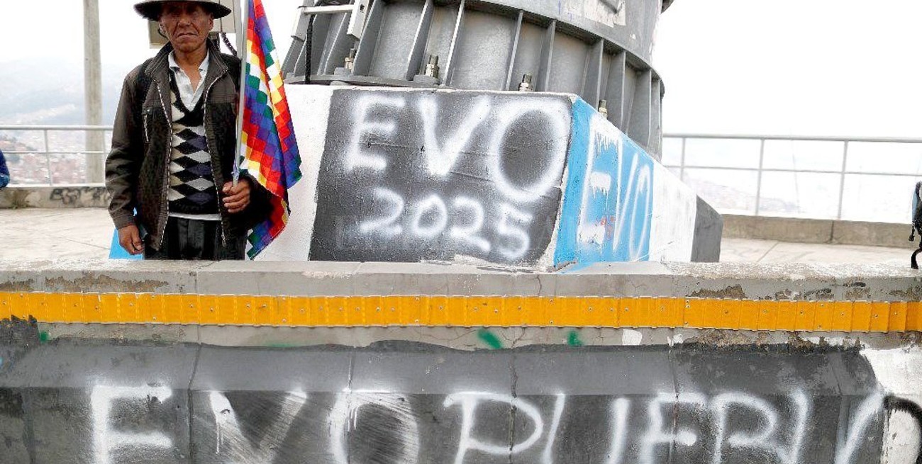 Evo avisó desde México que está dispuesto a volver a Bolivia si el pueblo se lo pide