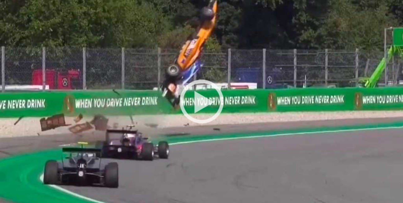 Video: un auto de la F3 voló por los aires tras accidentarse en una curva 