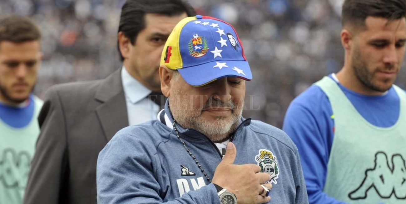 Maradona viajó a Venezuela para reunirse con Maduro